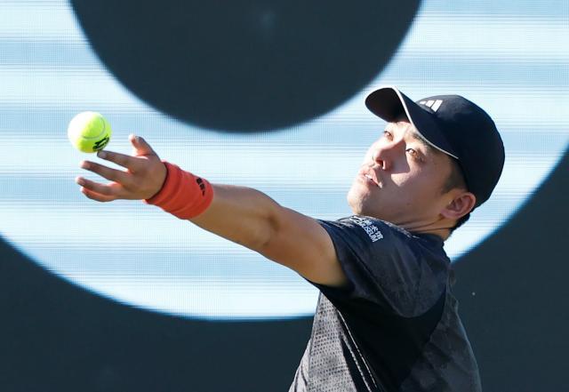 吴易昺憾负前温网八强 一场失利带出两项弱点